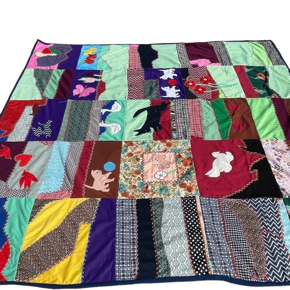 NEW Intricate Custom Handmade Multicolor Animal "Patchwork" Quilt 90X90 - Picture 3 of 16